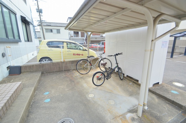 ショッピングセンター　ワッツウィズ海田市駅前ハローズ店（ショッピングセンター）まで665m