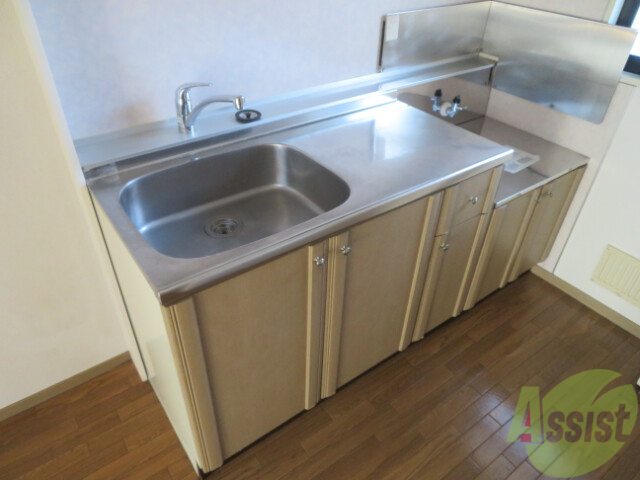 キッチン　広々としたキッチンなので快適にお料理できそうですね！