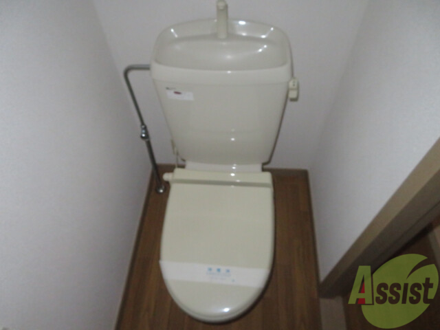 トイレ　トイレも広々としているのでリラックスできそうですね。