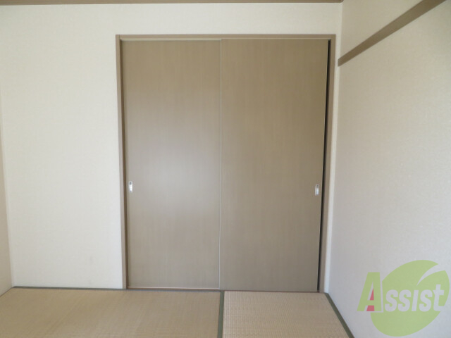 収納　収納は高さがあるので大きな荷物でも入りそうですね。