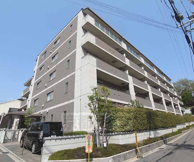 京都市東山区清水４丁目のマンションの建物外観