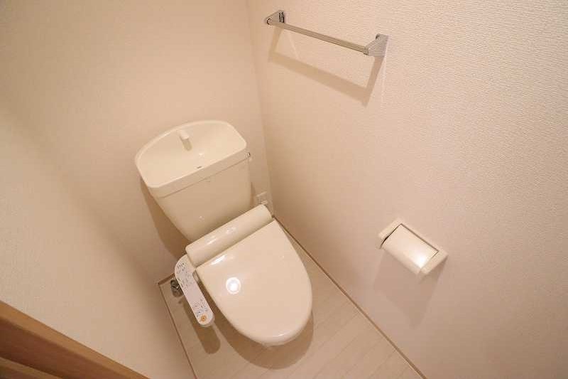 トイレ　※同物件、別部屋になります。