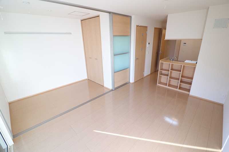 居室・リビング　※同物件、別部屋になります。