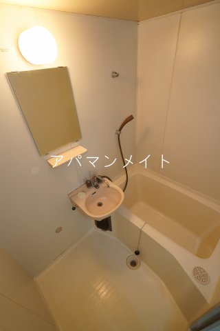 バス・シャワールーム　バストイレ別です