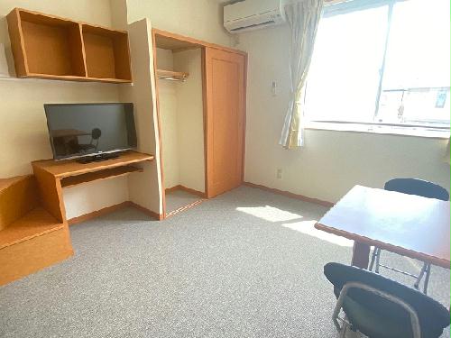 その他　お部屋によって絨毯の種類・家電のメーカー等が異なります