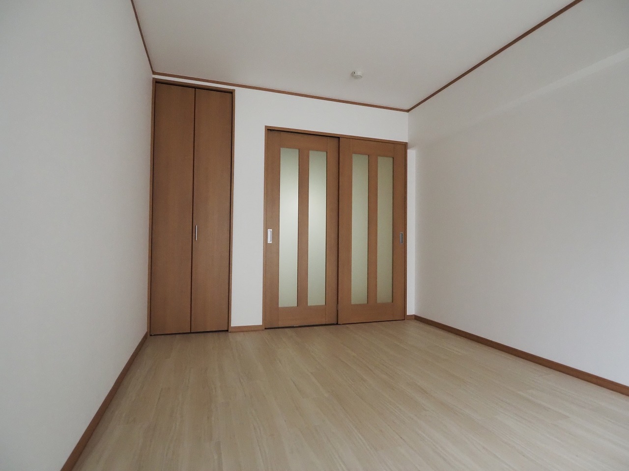 山下マンションの居間写真