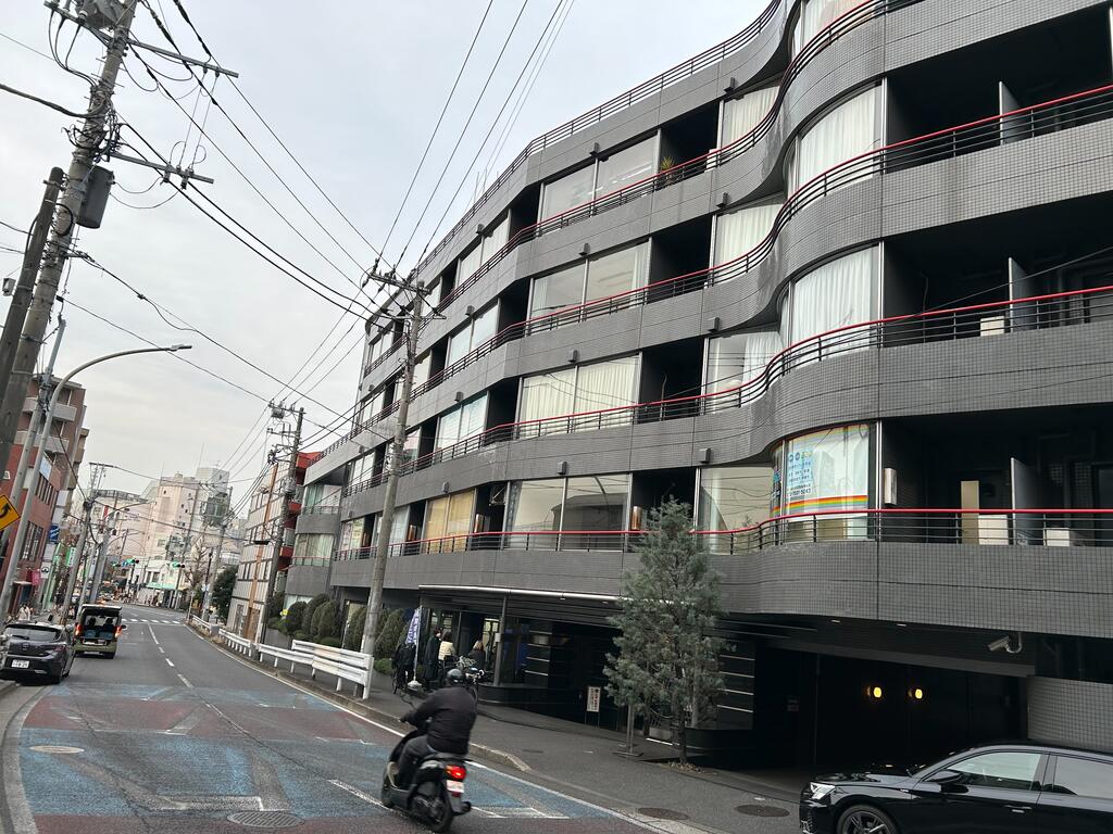 横浜市中区山手町のマンションの建物外観