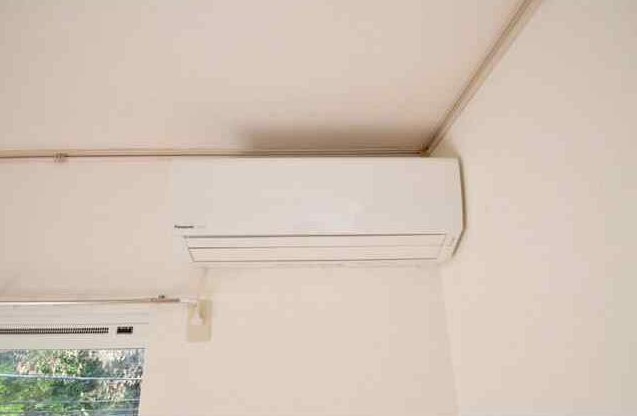 その他　エアコン付き