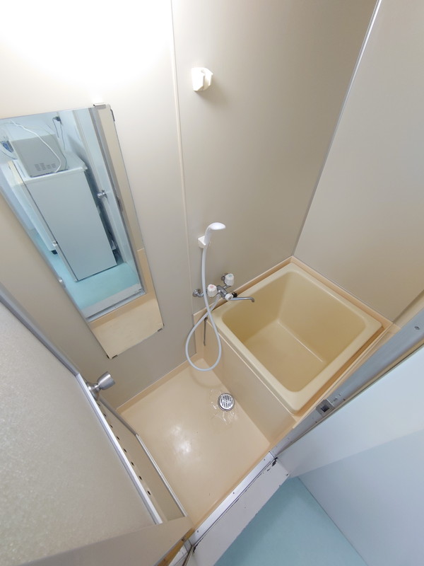 バス・シャワールーム　バス・トイレ別です。