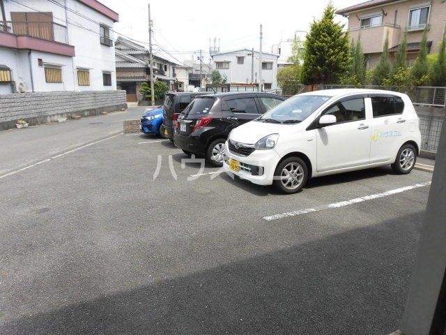 【エクセランボワの駐車場】