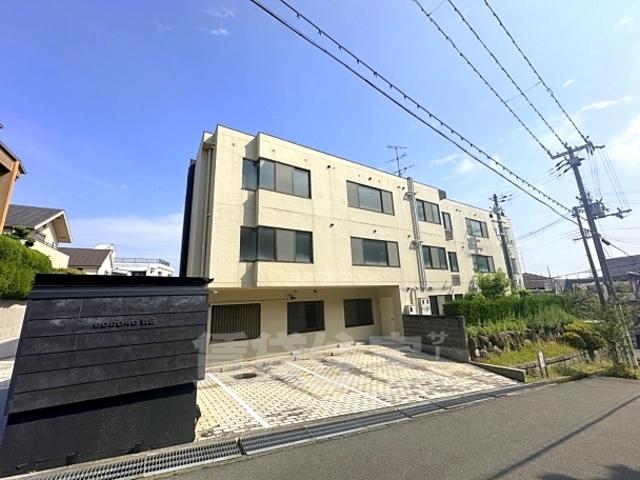 吹田市円山町のマンションの建物外観