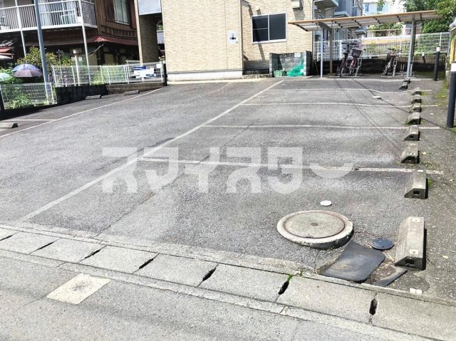 【青梅市天ヶ瀬町のアパートの駐車場】