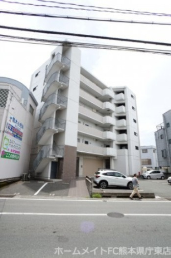 熊本市中央区水前寺のマンションの建物外観