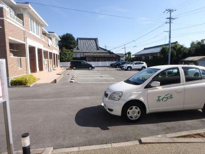 【エスポワール梅ノ木北館の駐車場】