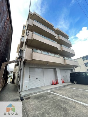 名古屋市昭和区曙町のマンションの建物外観