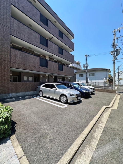 【シャン・ド・フルール岸和田の駐車場】