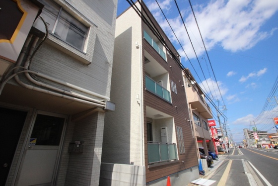 廿日市市桜尾本町のアパートの建物外観