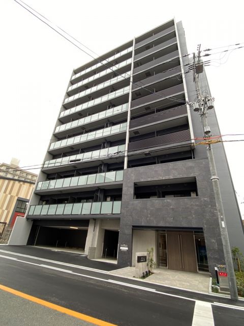 大阪市西区立売堀のマンションの建物外観