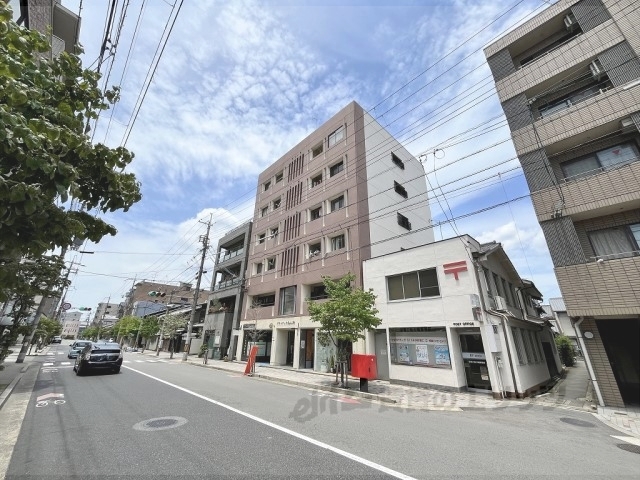 京都市左京区石原町のマンションの建物外観