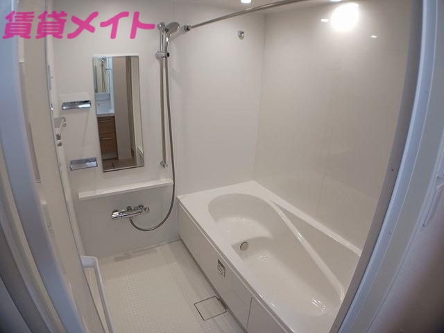 バス・シャワールーム　同型参考写真