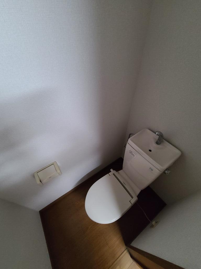 剣英館IIのトイレ写真