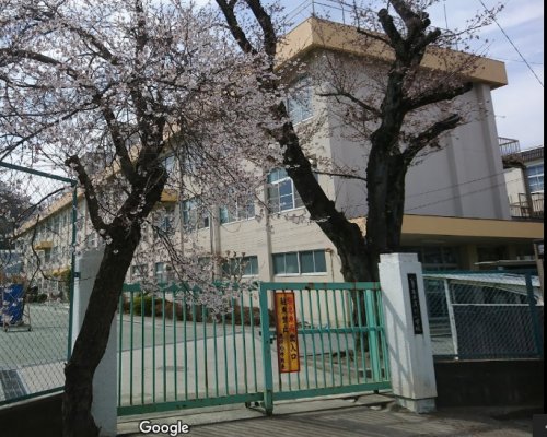 【八王子市高尾町のアパートの小学校】