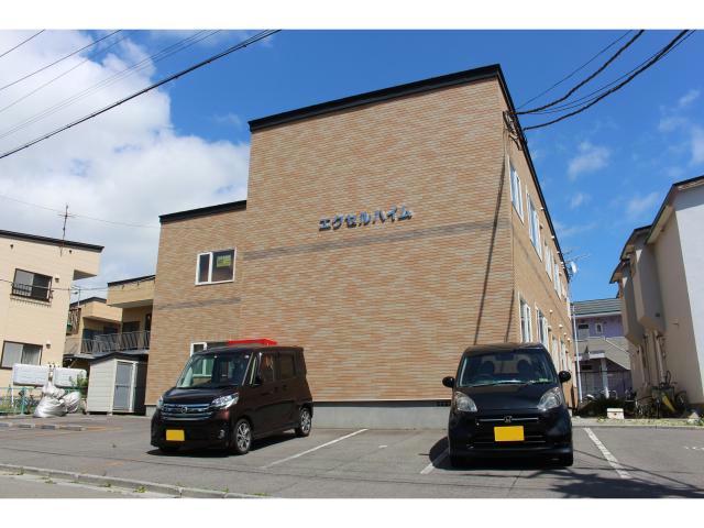 【函館市上野町のアパートの建物外観】