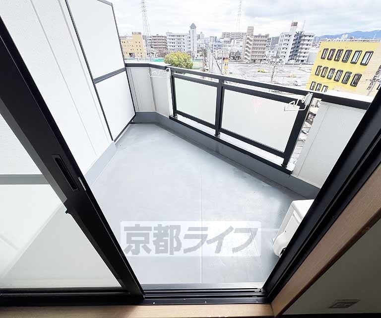 【京都市右京区西院安塚町のマンションのバルコニー】