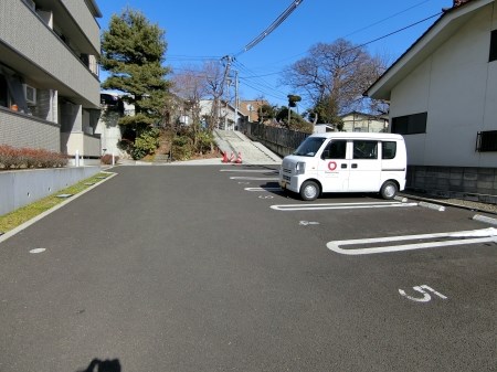 【仙台市青葉区土樋のアパートの駐車場】