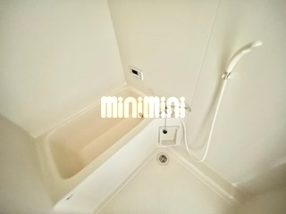 バス・シャワールーム　１日の疲れもとれますね。