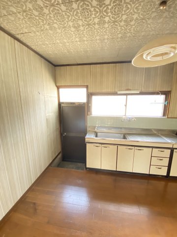 中山貸家のキッチン写真
