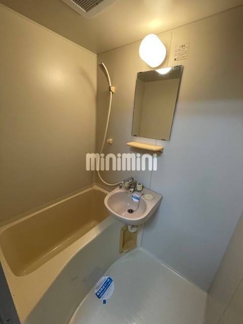 バス・シャワールーム　玄関