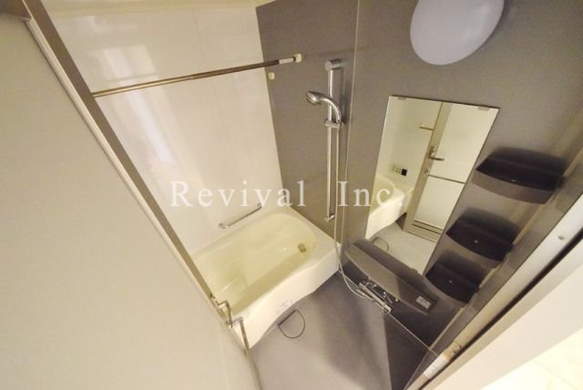 バス・シャワールーム　浴室乾燥機付きバスルームでお手入れも楽々