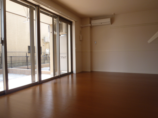 居室・リビング　別の部屋の写真です