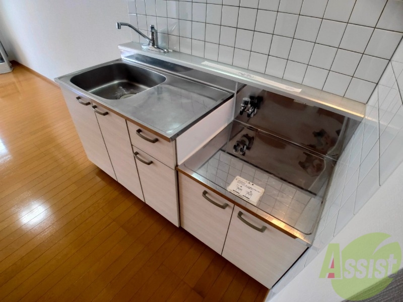 キッチン　ガスキッチンです。２口コンロが設置できます。