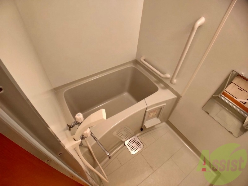 バス・シャワールーム　お風呂です。ゆっくりお風呂につかるのも体に良いですね～