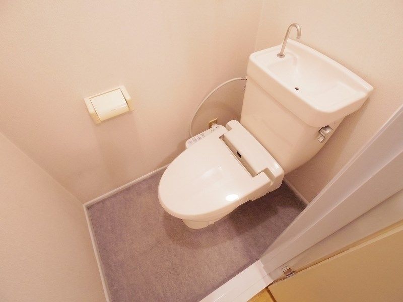 トイレ　※同仕様写真です