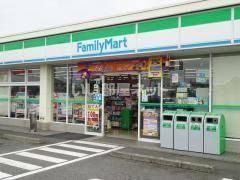 コンビニ　ファミリーマートシーガルドーム前店（コンビニ）まで428m