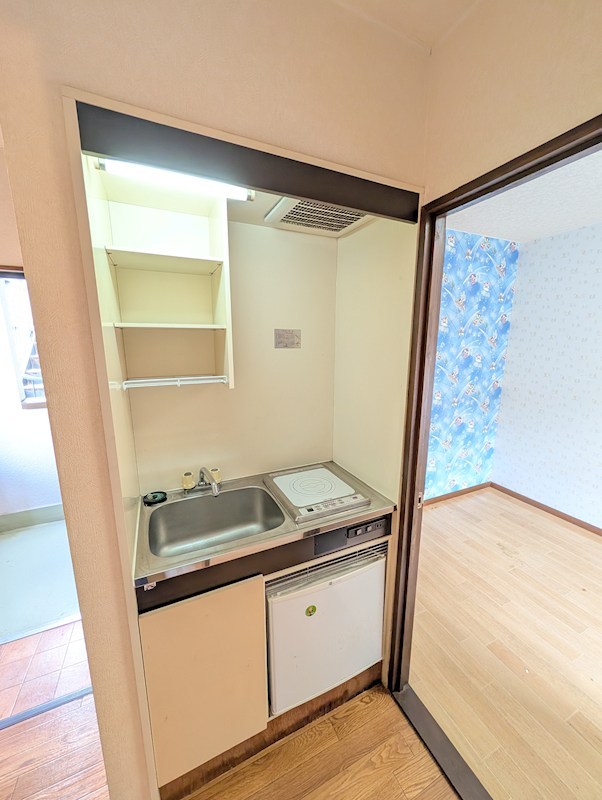 キッチン　ＩＨクッキングヒータ・冷蔵庫付ミニキッチンでお料理楽々