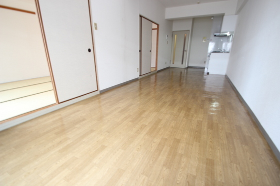 居室・リビング　※別室の写真です