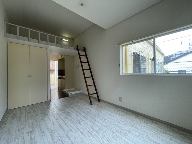 居室・リビング　★収納付きの居室★