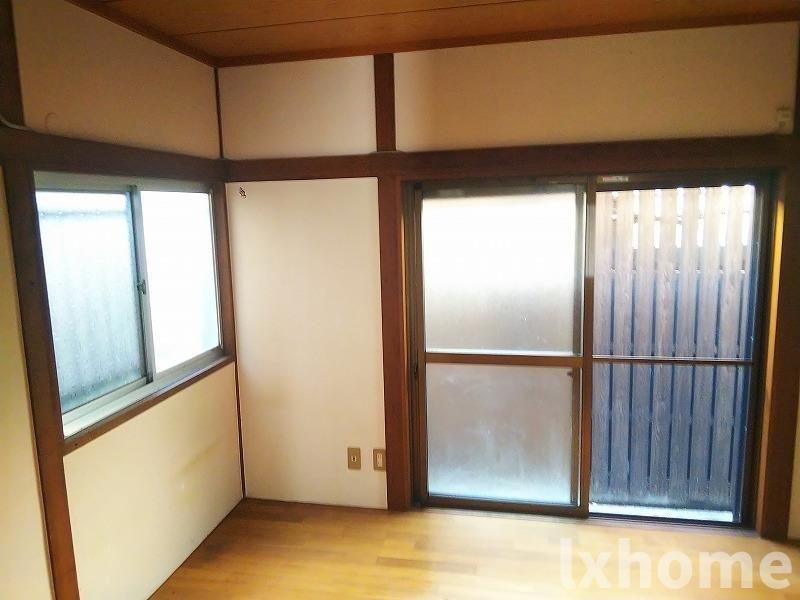 居室・リビング　こちらのリビングで趣味の時間をお楽しみください