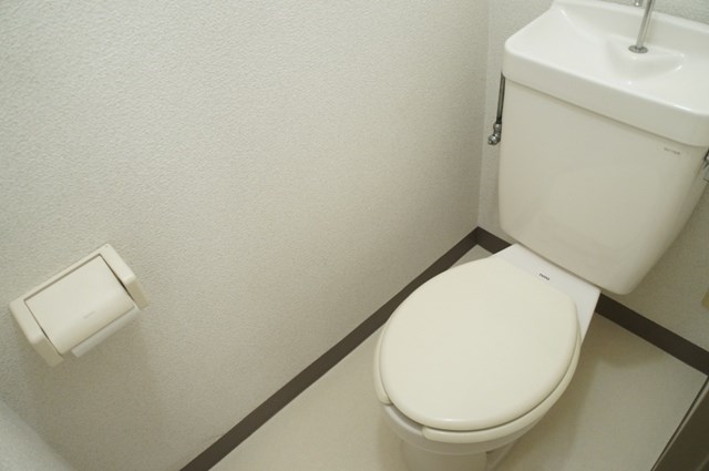 トイレ　バストイレ別