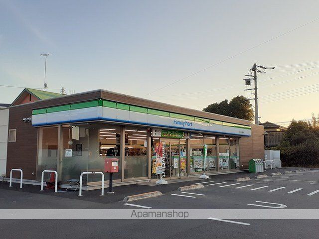 コンビニ　ファミリーマート勝倉店（コンビニ）まで977m