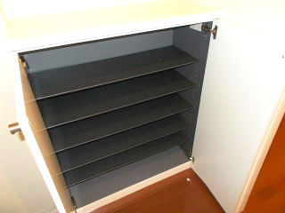 玄関　収納もある玄関です