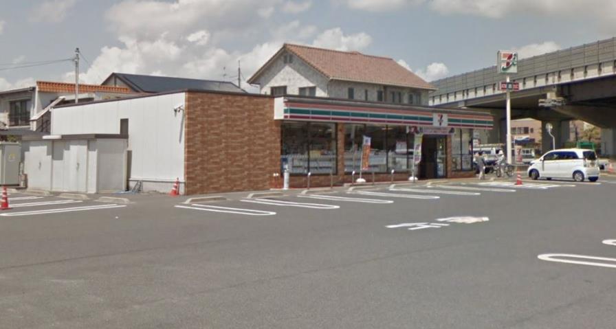 コンビニ　セブンイレブン（コンビニ）まで582m