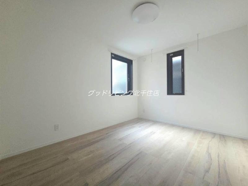 居室・リビング　2025/10/30　102号室