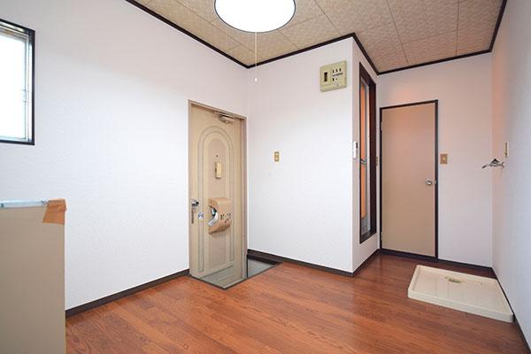 玄関　コーポ末広 ※同タイプの室内写真です