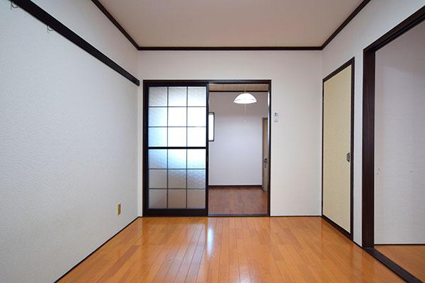 居室・リビング　コーポ末広 ※同タイプの室内写真です