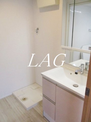 洗面設備　独立洗面台です。